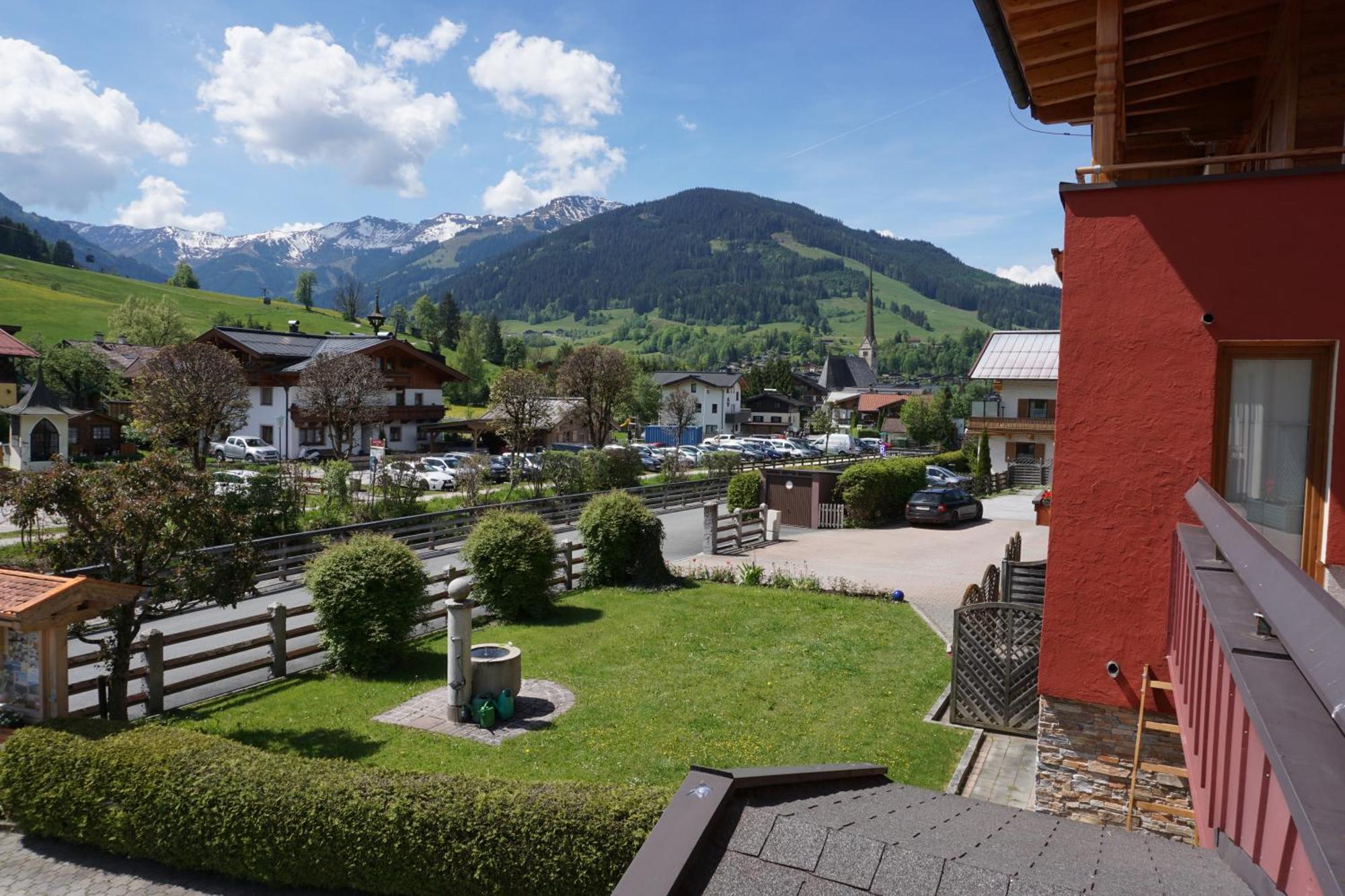 Pension & Appartements Anny Maria Alm am Steinernen Meer Buitenkant foto