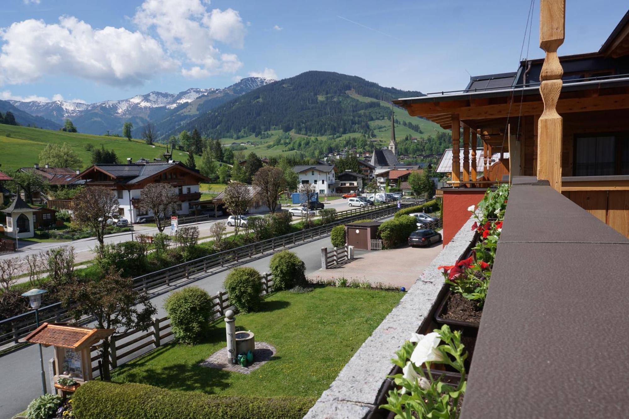 Pension & Appartements Anny Maria Alm am Steinernen Meer Buitenkant foto